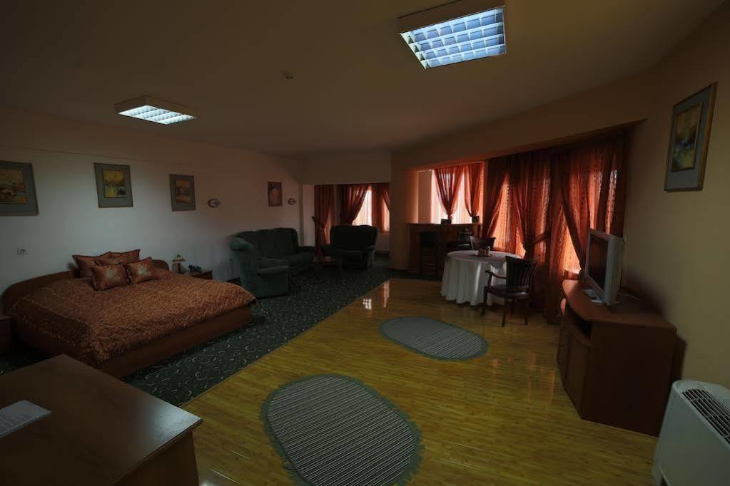 Hotel Kristal Palas Prilep Eksteriør bilde